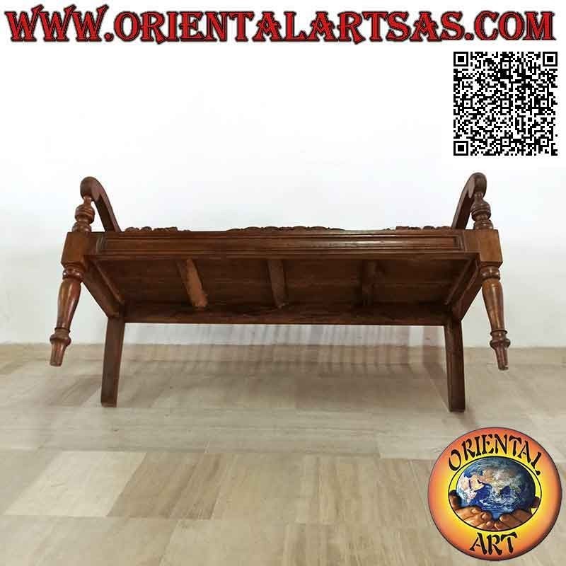 Banco de tres plazas con decoración de dragones tallados a mano y escuadras de columnas y tracería en madera de teca