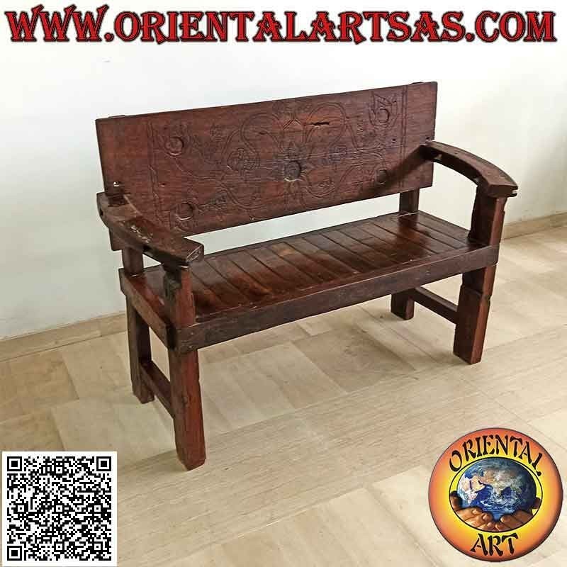 Panca massiccia a due posti con decoro floreale intagliato a mano in legno antico di teak (Birmania)