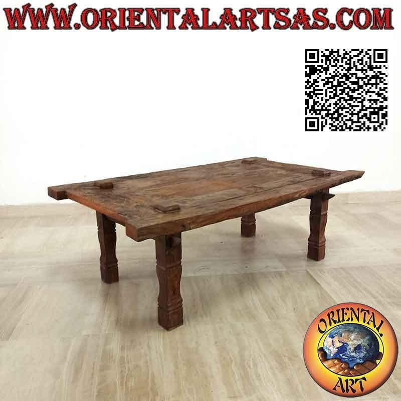 Table basse ancienne de salon primitive en bois de teck ancien