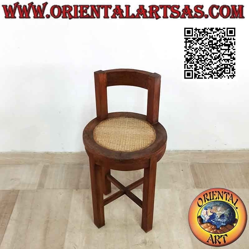 Taburete redondo con respaldo bajo en madera de teca y paja de Viena