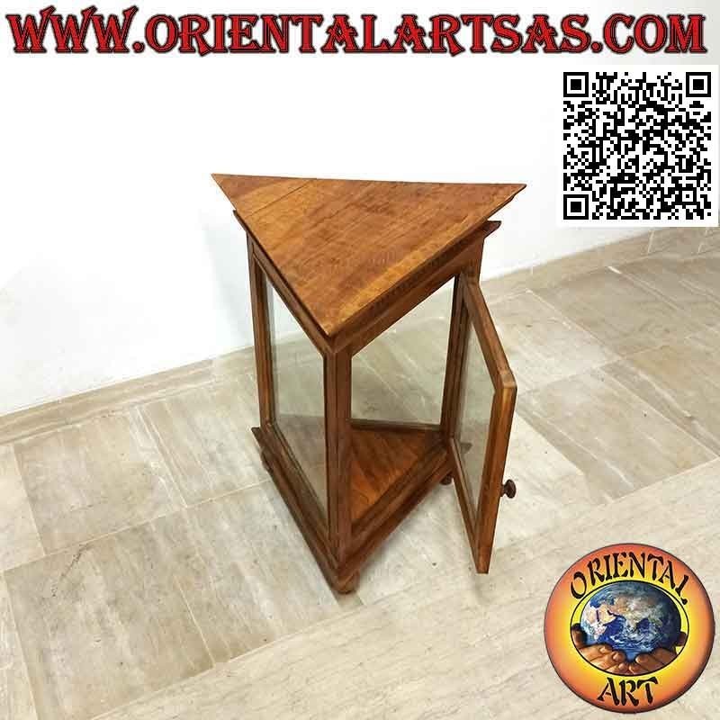 Dreieckige Vitrine mit Teakholzsäulendekoration