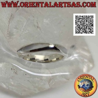 Smooth silver ring with square band with shuttle mother-of-pearl narrow on all four sides