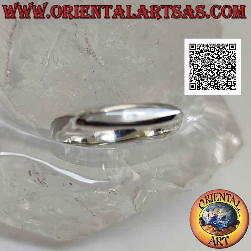 Smooth silver ring with square band with shuttle mother-of-pearl narrow on all four sides