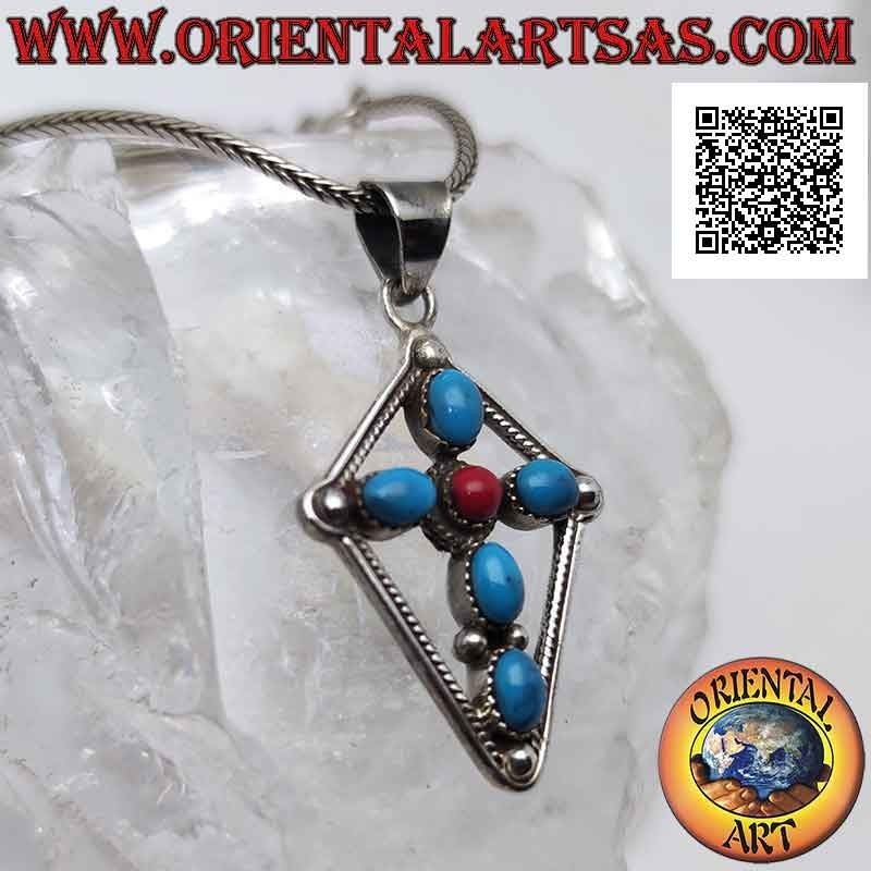 Pendentif en argent, croix latine de turquoise et corail (pâte) inscrite dans un losange en forme de cerf-volant
