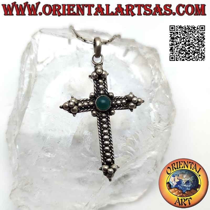 Ciondolo in argento, croce ortodossa con agata verde tonda centrale e decorazione a palline