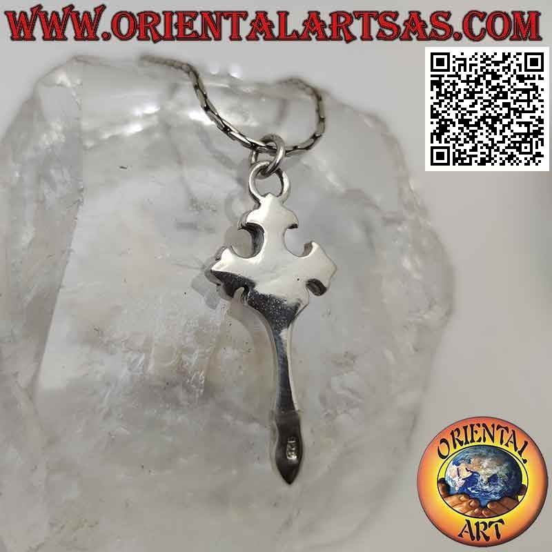 Pendentif en argent, croix de lys avec pied pointu