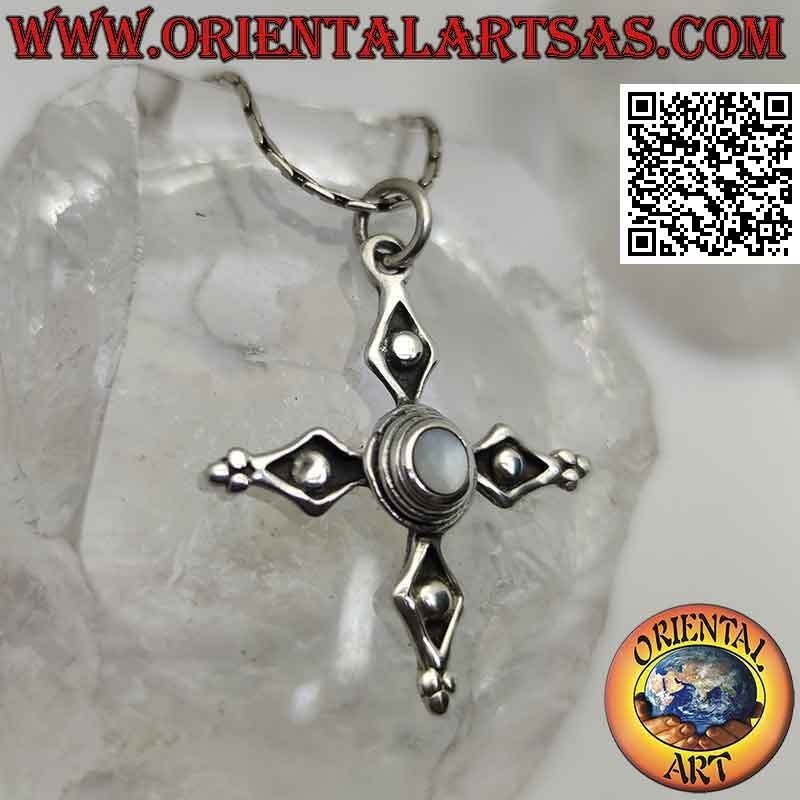 Pendentif ancien croix de Cerdagne en argent avec nacre ronde centrale