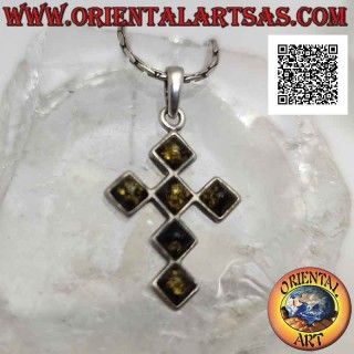 Colgante de plata, cruz latina formada por 6 rombos equiláteros de ámbar al ras del borde