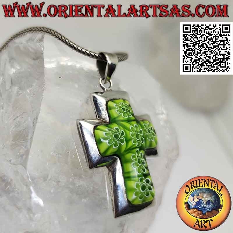 Pendentif en argent, croix avec murrina (vert) et bord lisse
