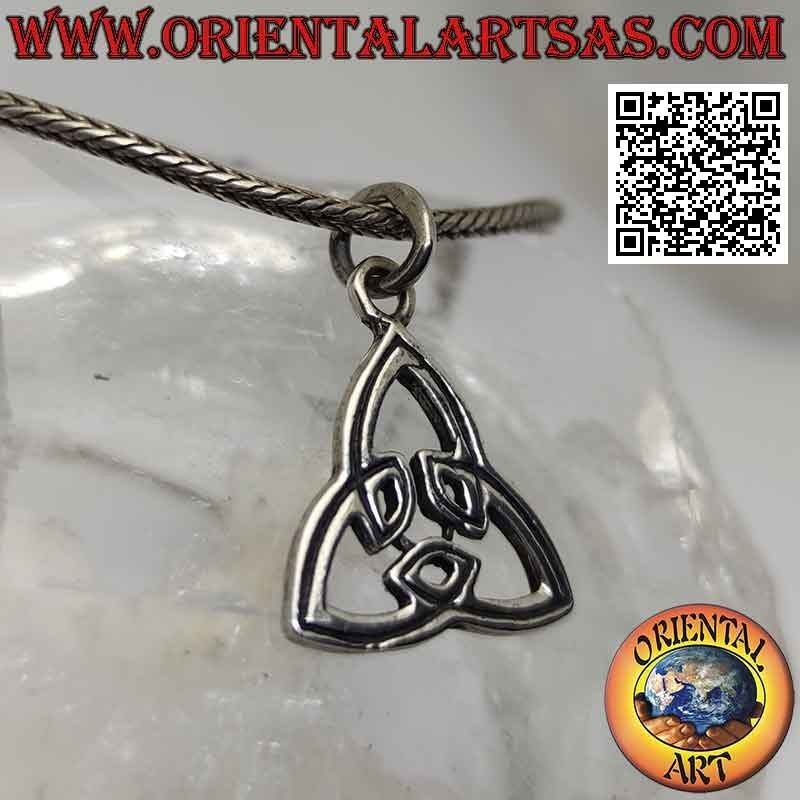 Pendentif en argent, Triquetra (noeud celtique) rayé