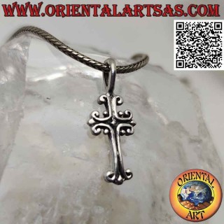 Pendentif en argent, croix latine ancrée avec ligne centrale