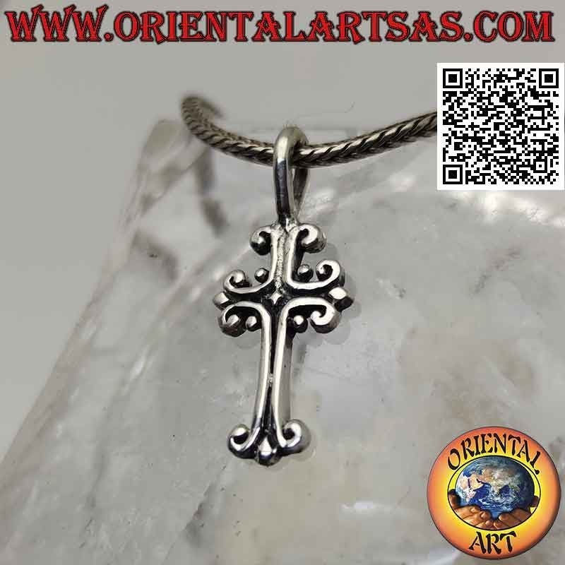 Colgante de plata, cruz latina anclada con línea central