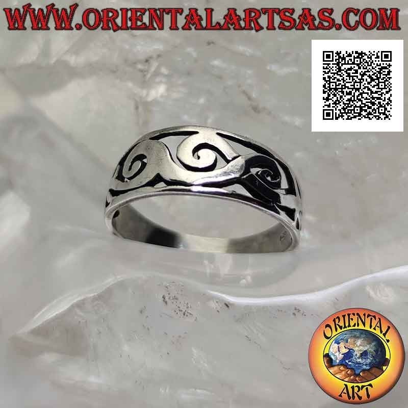 Silver ring with smooth worked band, intertwining stylized perforated dragons