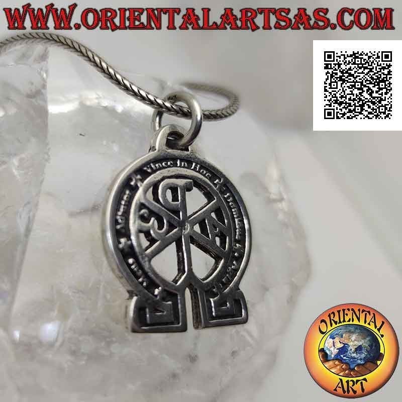 Ciondolo in argento, cristogramma o "Crismon" con scritta "meus adjutor vince in hoc dominus agla"