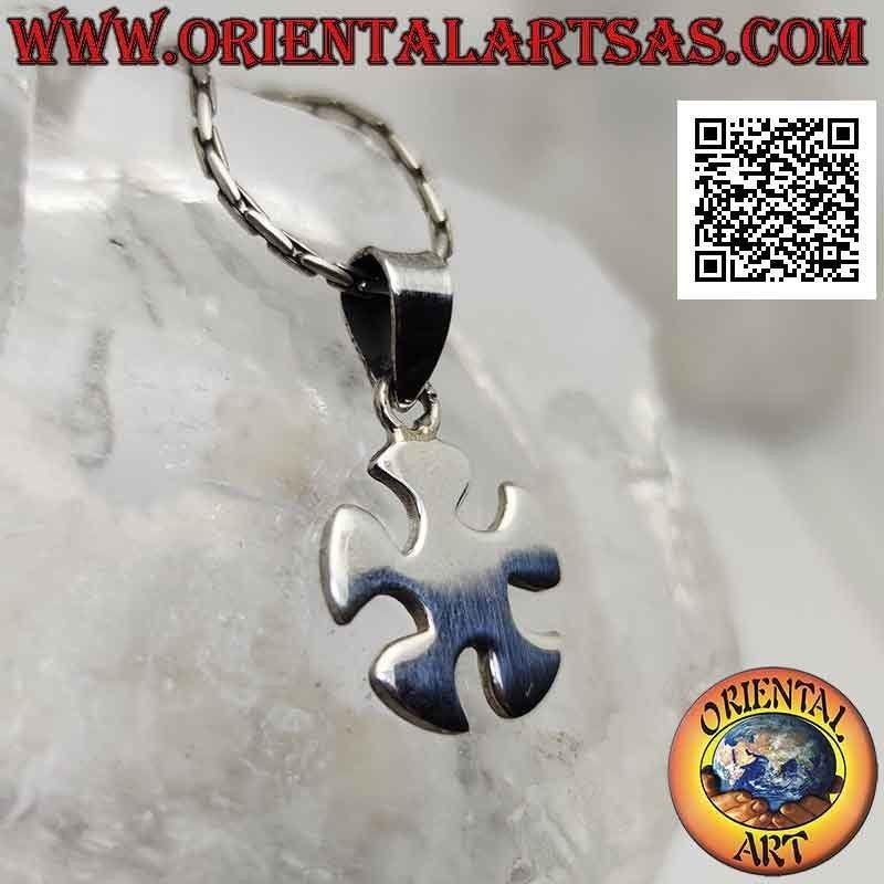 Silver pendant, smooth five-blade propeller