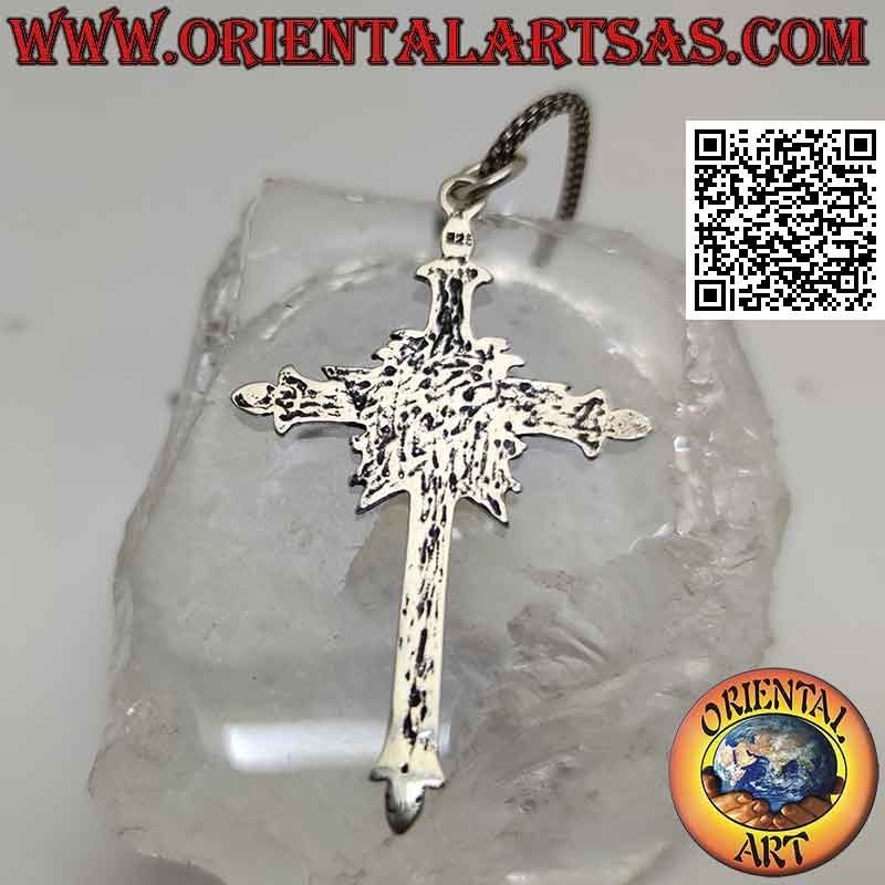 Colgante de plata, cruz de azucenas con pentáculo central