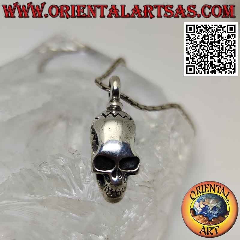 Colgante de plata en forma de Calavera (homo sapiens) con calavera alargada