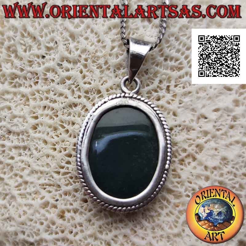 Ciondolo in argento con agata verde muschiata ovale contornata da intreccio