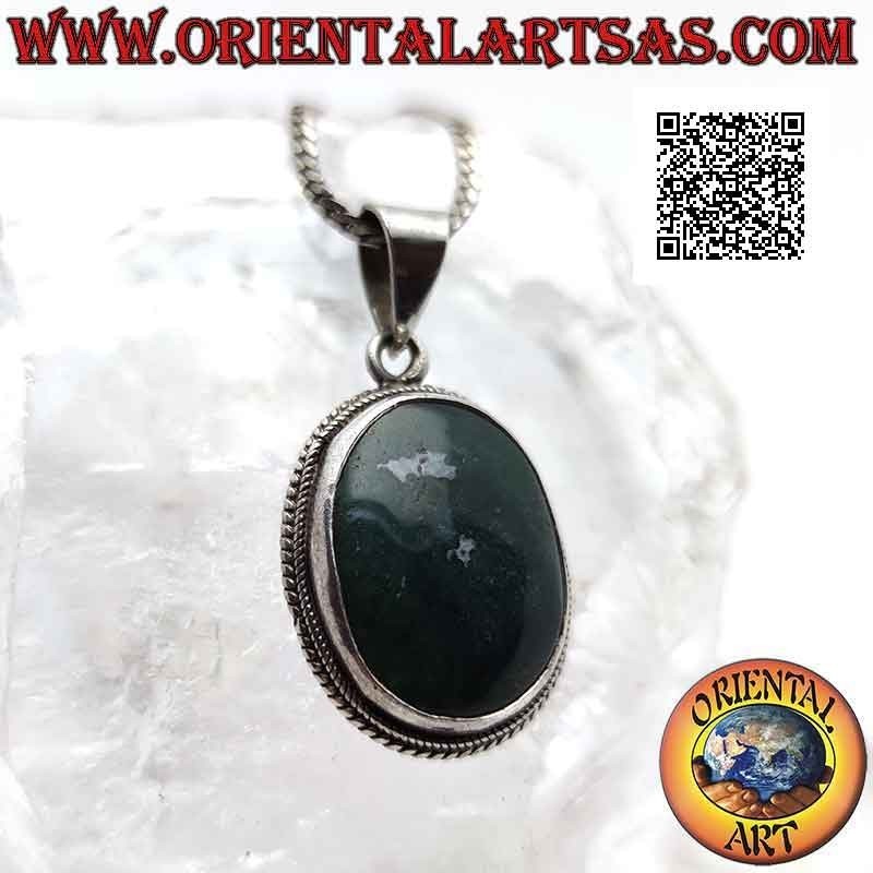 Pendentif en argent avec agate ovale vert mousse entourée de tissage