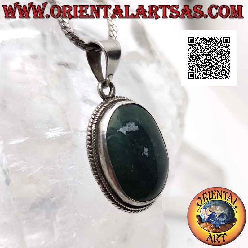 Ciondolo in argento con agata verde muschiata ovale contornata da intreccio