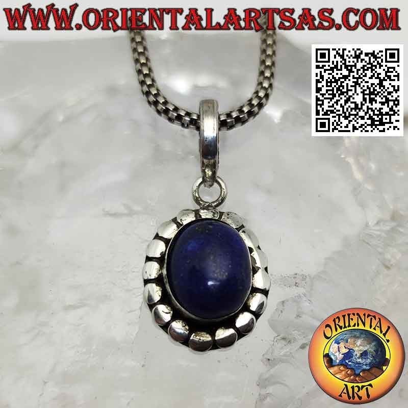 Pendentif en argent, lapis lazuli ovale entouré de clous lisses plats
