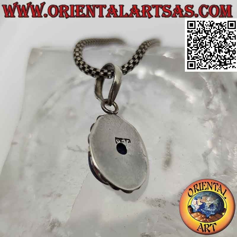 Ciondolo in argento, lapislazzulo ovale contornato da borchie lisce piatte