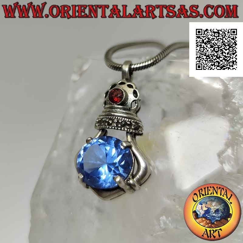 Ciondolo in argento con topazio blu orizzontale incastonato e corona di marcassite e granato