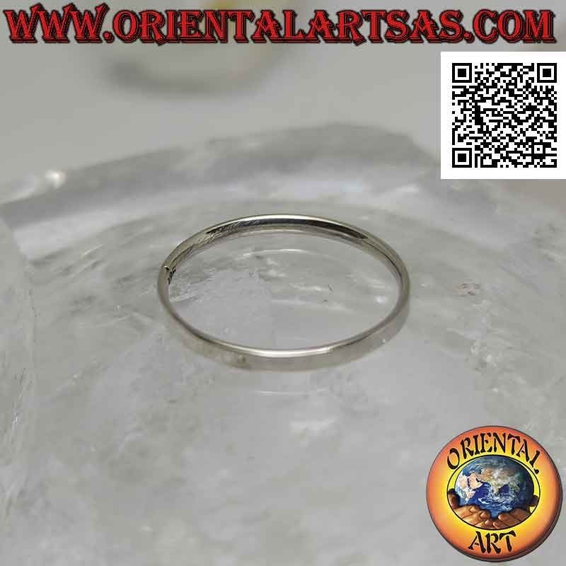Silver ring with flat smooth band (2 mm.)