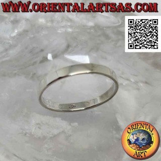 Anillo de plata con banda plana lisa de 3 mm de ancho.