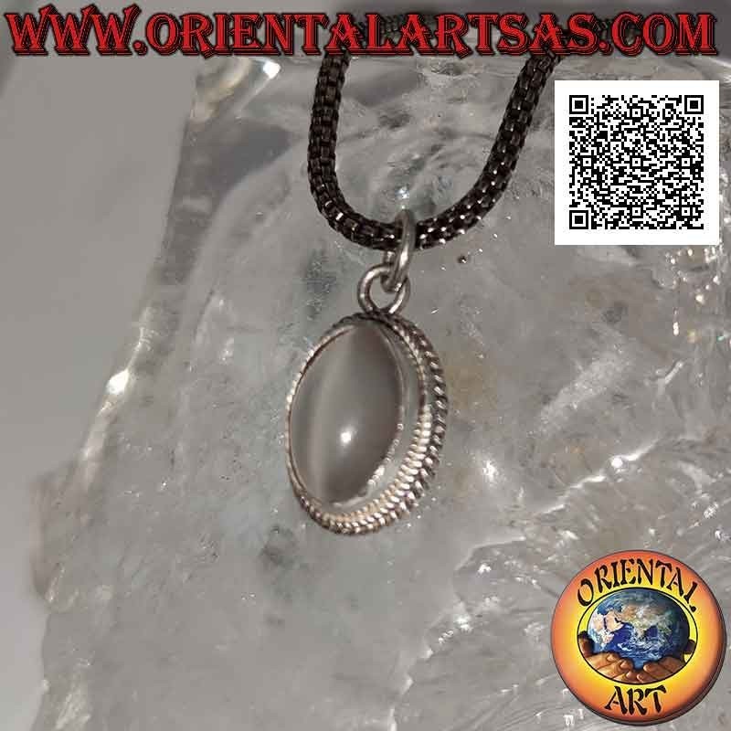 Ciondolo in argento con pietra di luna ovale cabochon contornata da intreccio e fascia liscia