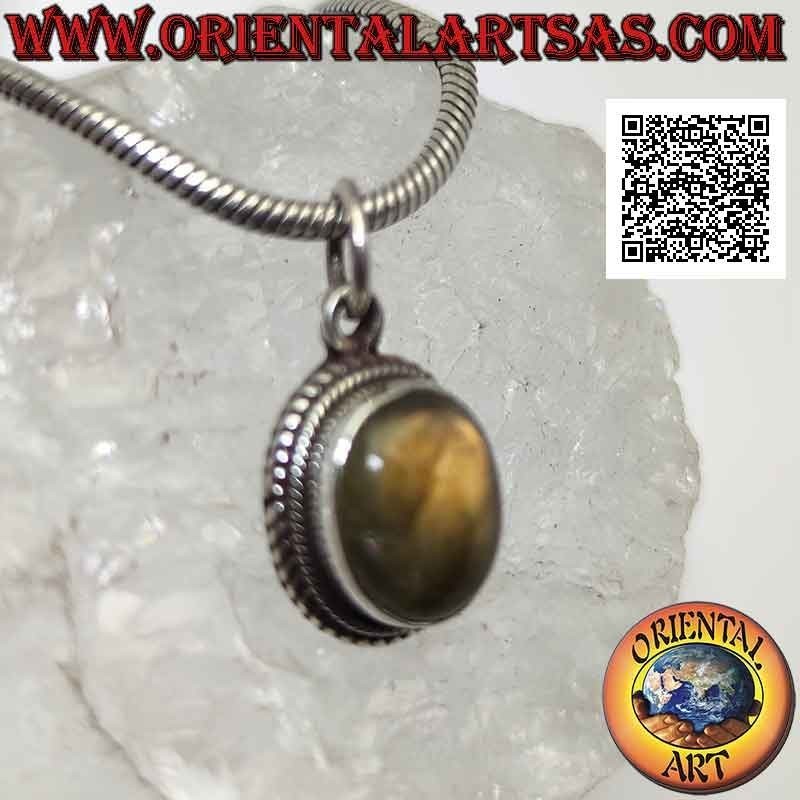 Silberanhänger mit ovalem Cabochon-Labradorit, umgeben von Weberei und glattem Band