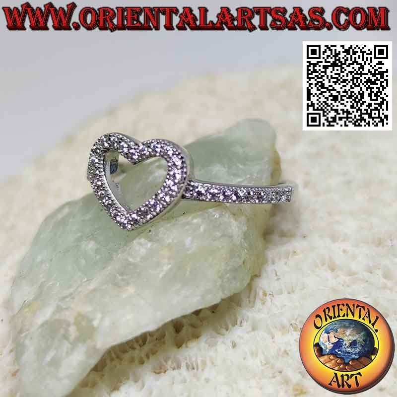 Anello in argento a contorno di cuore tempestato di zirconi
