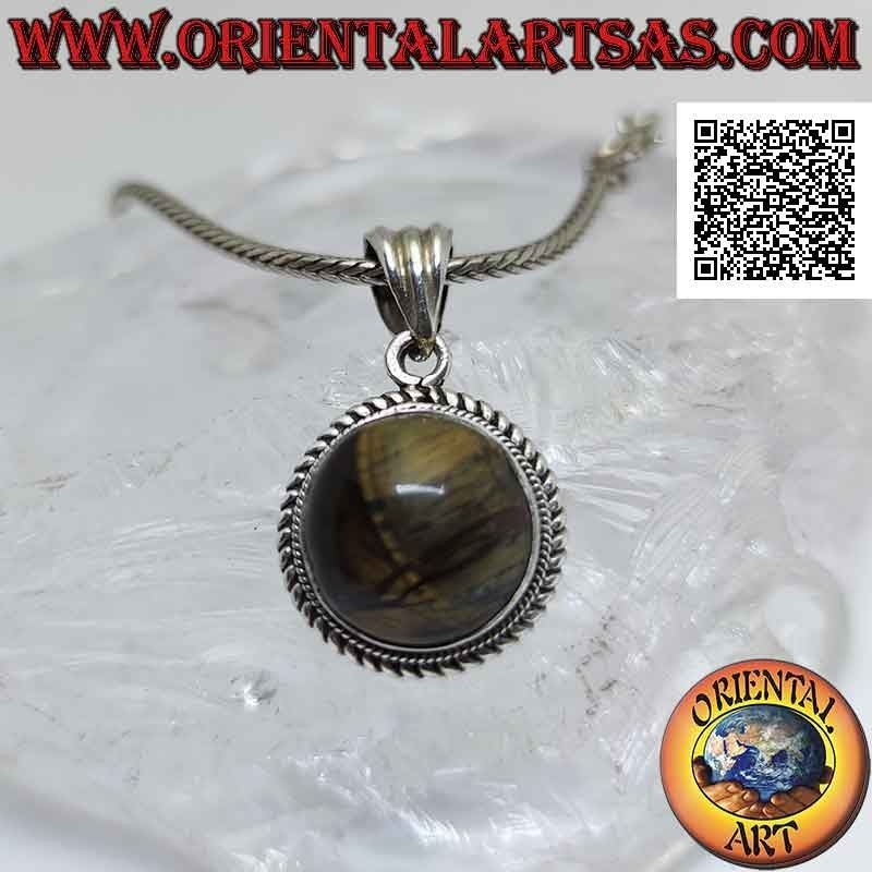Colgante de plata con ojo de tigre rayado redondo rodeado de entretejido