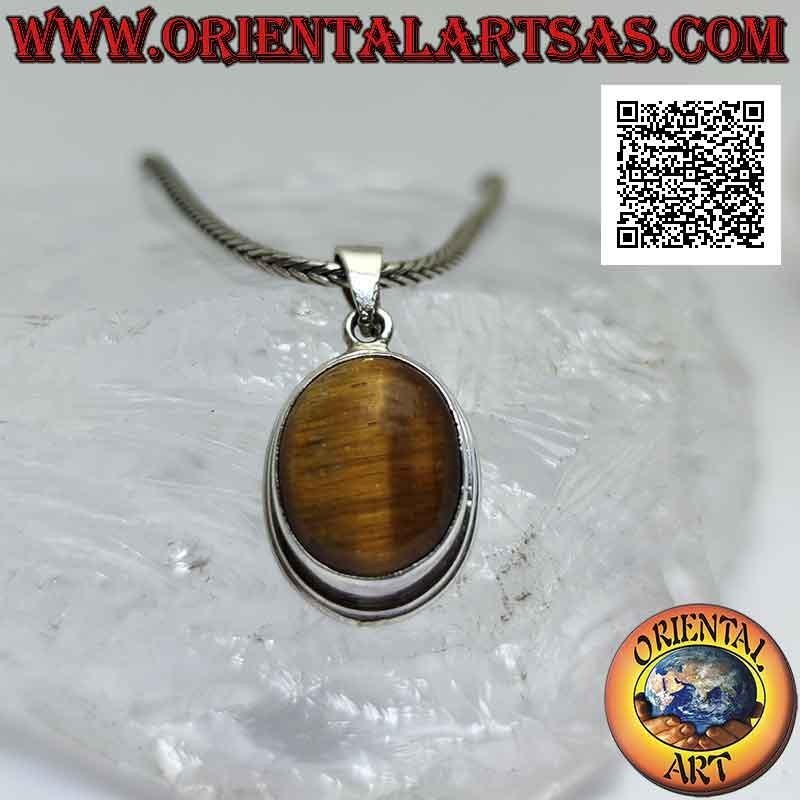 Pendentif en argent avec oeil de tigre ovale avec des stries verticales entourées d'un bord lisse