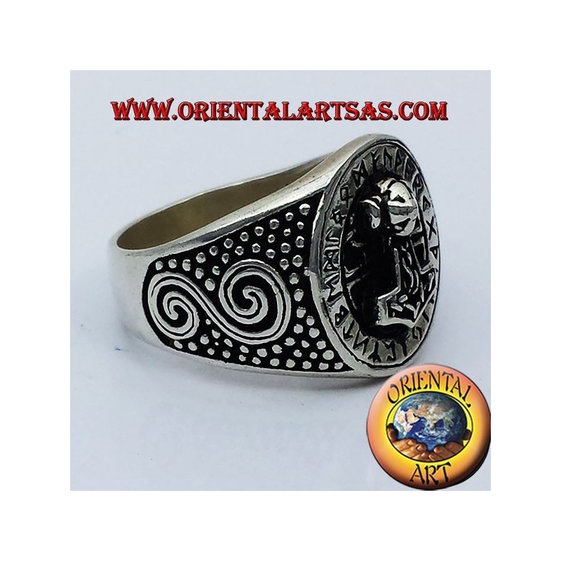 Anello in argento, martello di Thor con rune celtiche