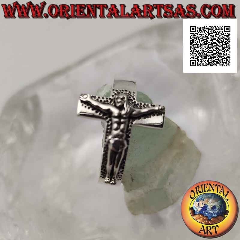 Anello in argento a fascia liscia piatta (4 mm.) con crocifisso in rilievo