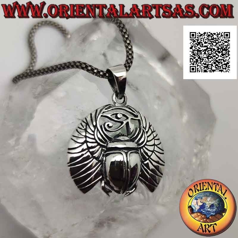 Colgante de plata, escarabajo pelotero con ojo de Horus (símbolo egipcio de la resurrección)