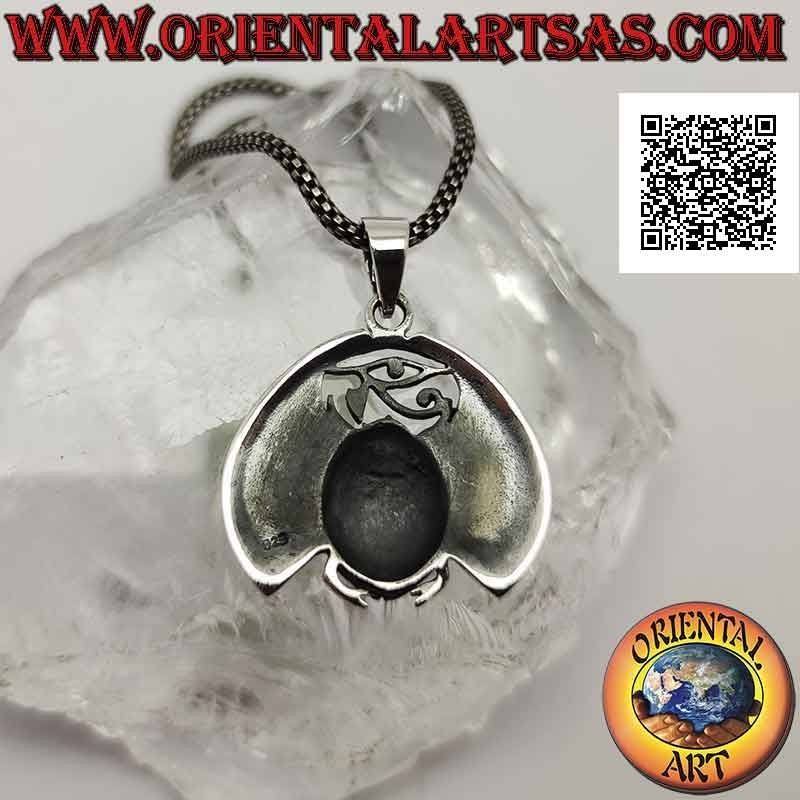 Colgante de plata, escarabajo pelotero con ojo de Horus (símbolo egipcio de la resurrección)