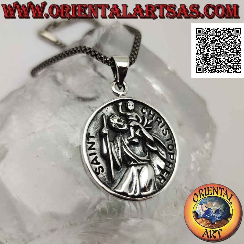 Colgante de plata, medalla sagrada redonda con San Cristóbal con palo y niño en bajorrelieve y escritura