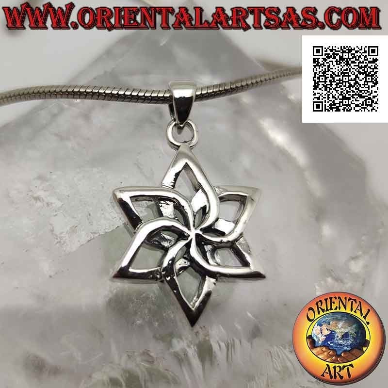 Colgante de plata, rosa celta (símbolo de vida y renacimiento, alegría y esperanza)