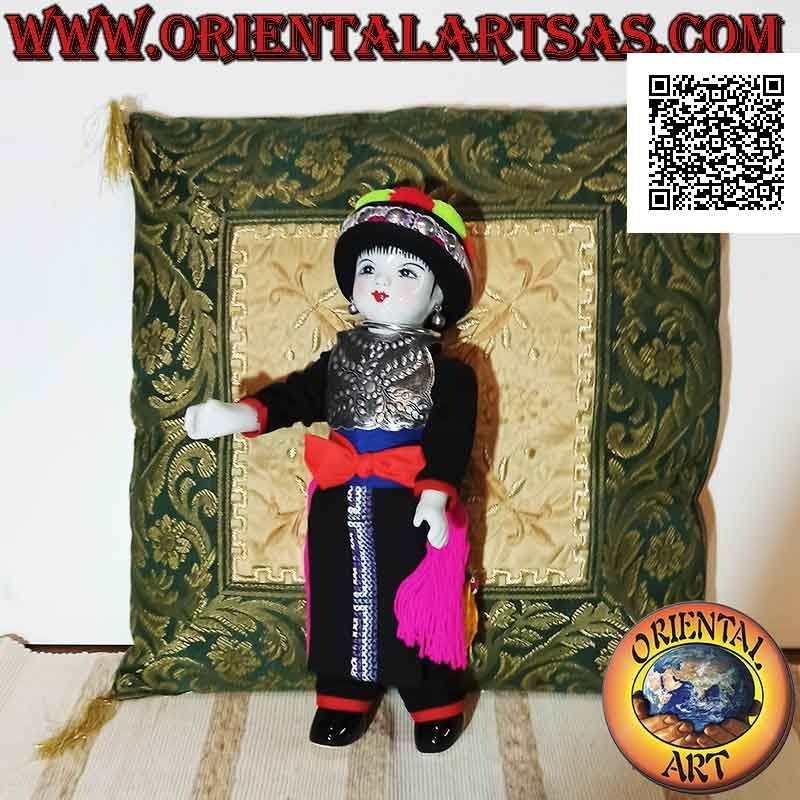 Muñeca tradicional tailandesa de Chiang Mai - la tribu de Meo Dam (hecha a mano)