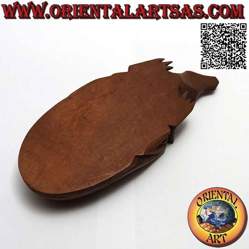 Agamidae-shaped ashtray, scaled reptile with mahogany wood cigarette holder (left)