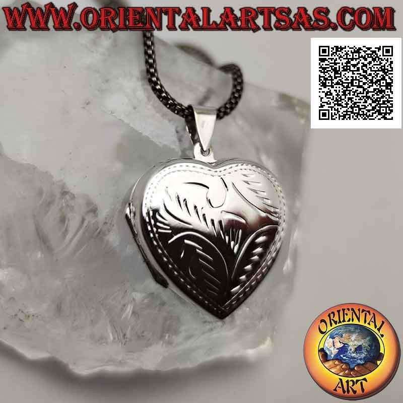 Ciondolo portafoto in argento a forma di cuore piatto con decorazione floreale intarsiata (27 mm)