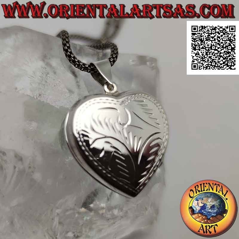 Flat heart-shaped silver photo pendant with inlaid floral decoration (27 mm)