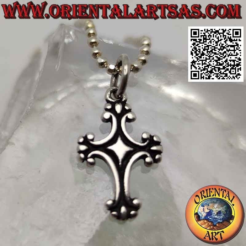 Colgante de plata, cruz latina en estilo pisano