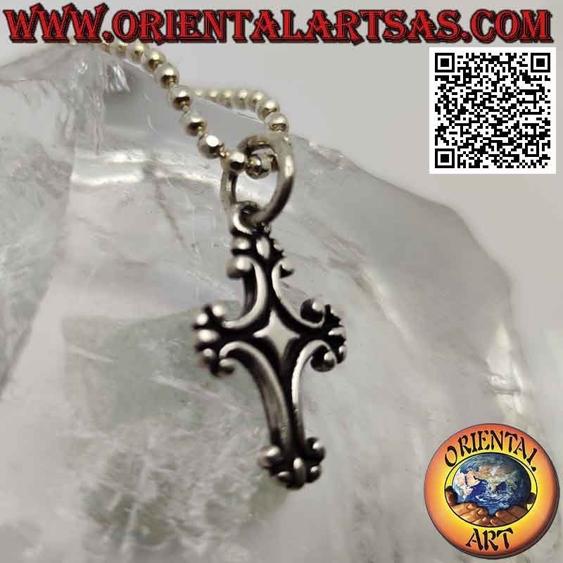 Colgante de plata, cruz latina en estilo pisano