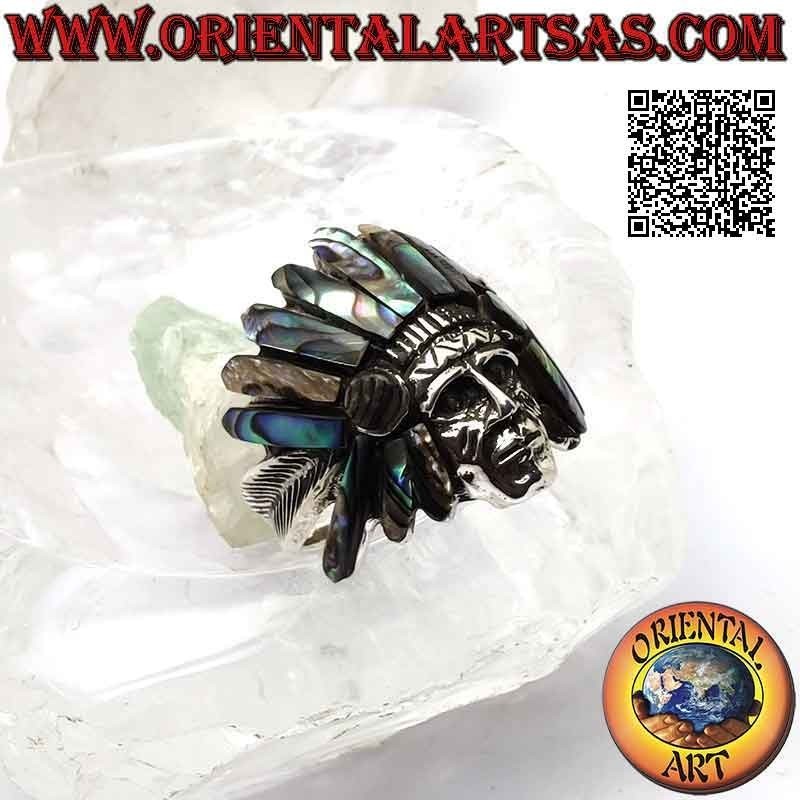 Anello in argento, testa del saggio Indiano nativo d'America con copricapo di abalone (paua) e piume ai lati (B)