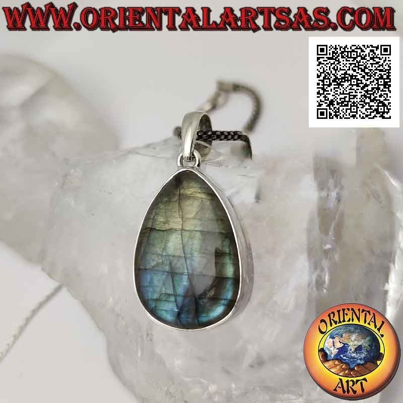 Pendentif en argent avec une grosse goutte de labradorite cabochon sur une monture lisse