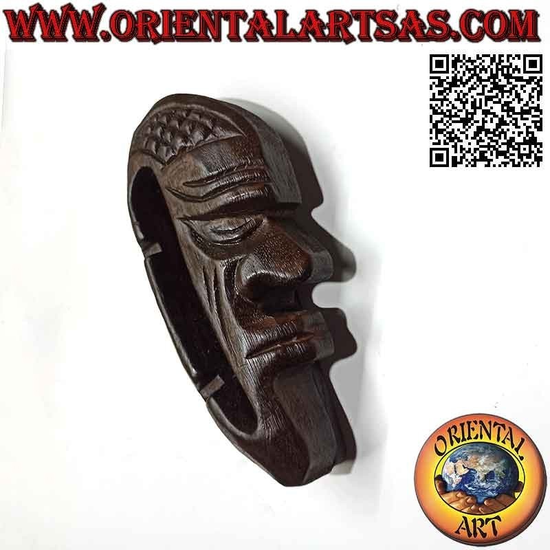 Cenicero de máscara indígena en madera de teca (derecha)