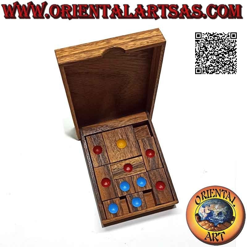 Logic game (puzzle), "Khun Phaen" (thai game) in suar wood